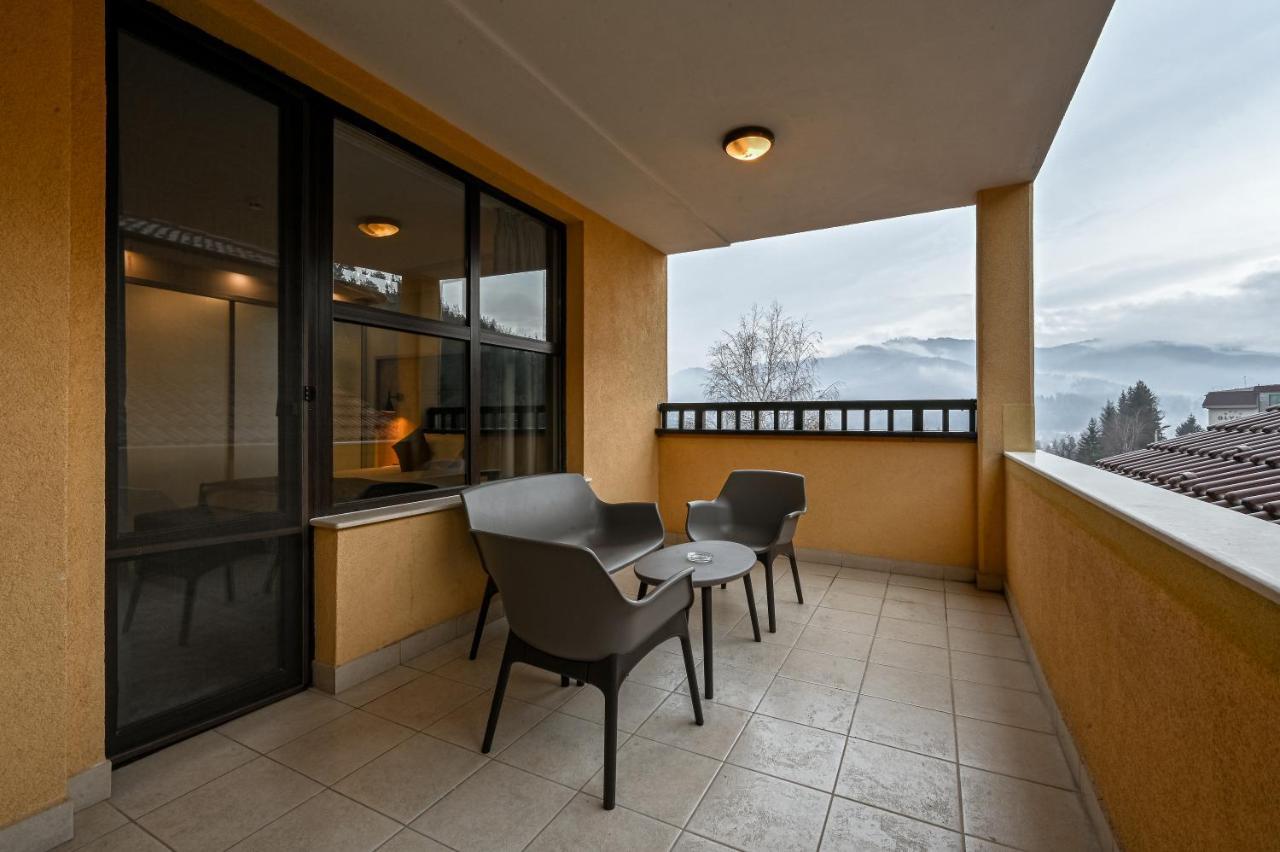 Grand Hotel Velingrad Eksteriør bilde A balcony