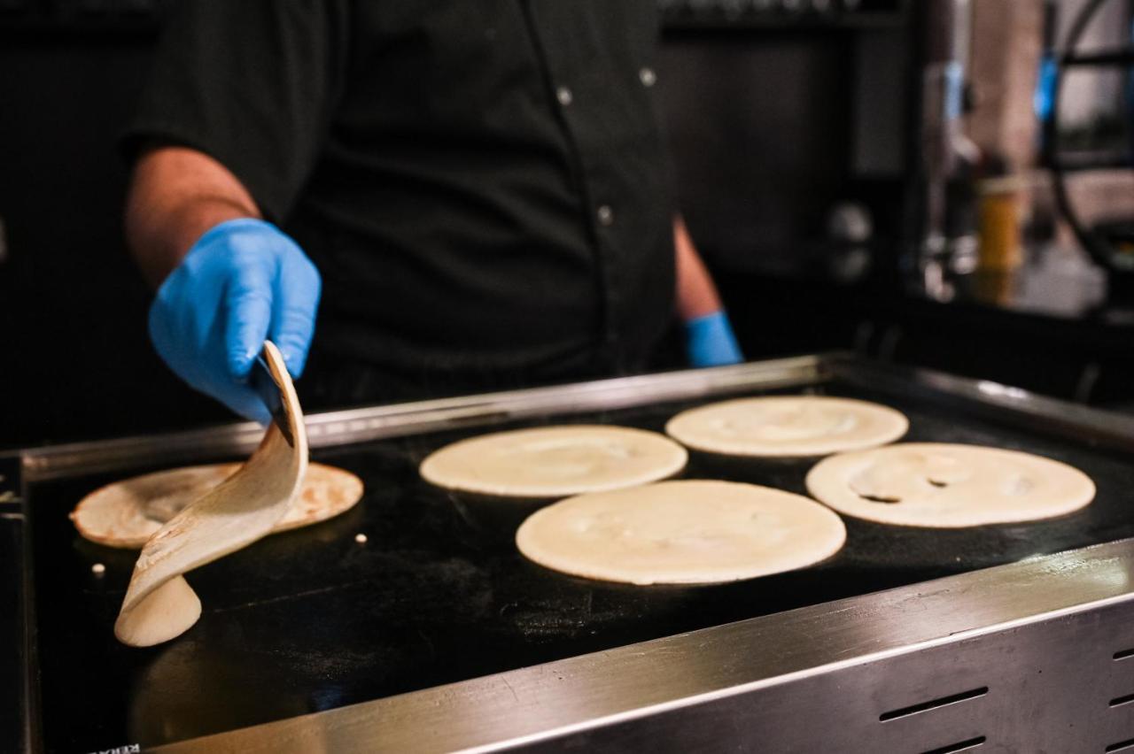 Grand Hotel Velingrad Eksteriør bilde Preparation of chapati