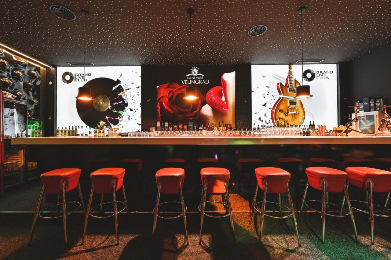 Grand Hotel Velingrad Eksteriør bilde The bar at the entrance of the club